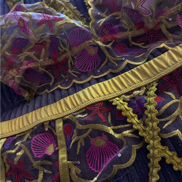 Sequin Shell Embroidery 3PC lingerie set never worn - Picture 4 of 6